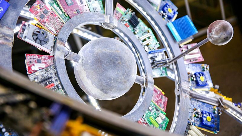 人工智能应用开发外包：企业转型的加速器**